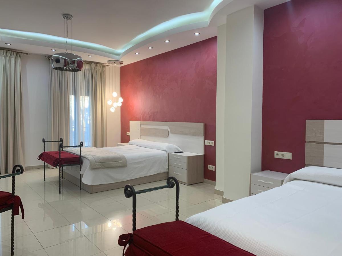 Hostal Poeta Machado 바에자 외부 사진