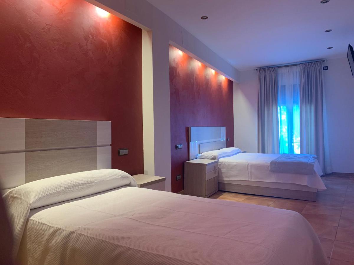 Hostal Poeta Machado 바에자 외부 사진
