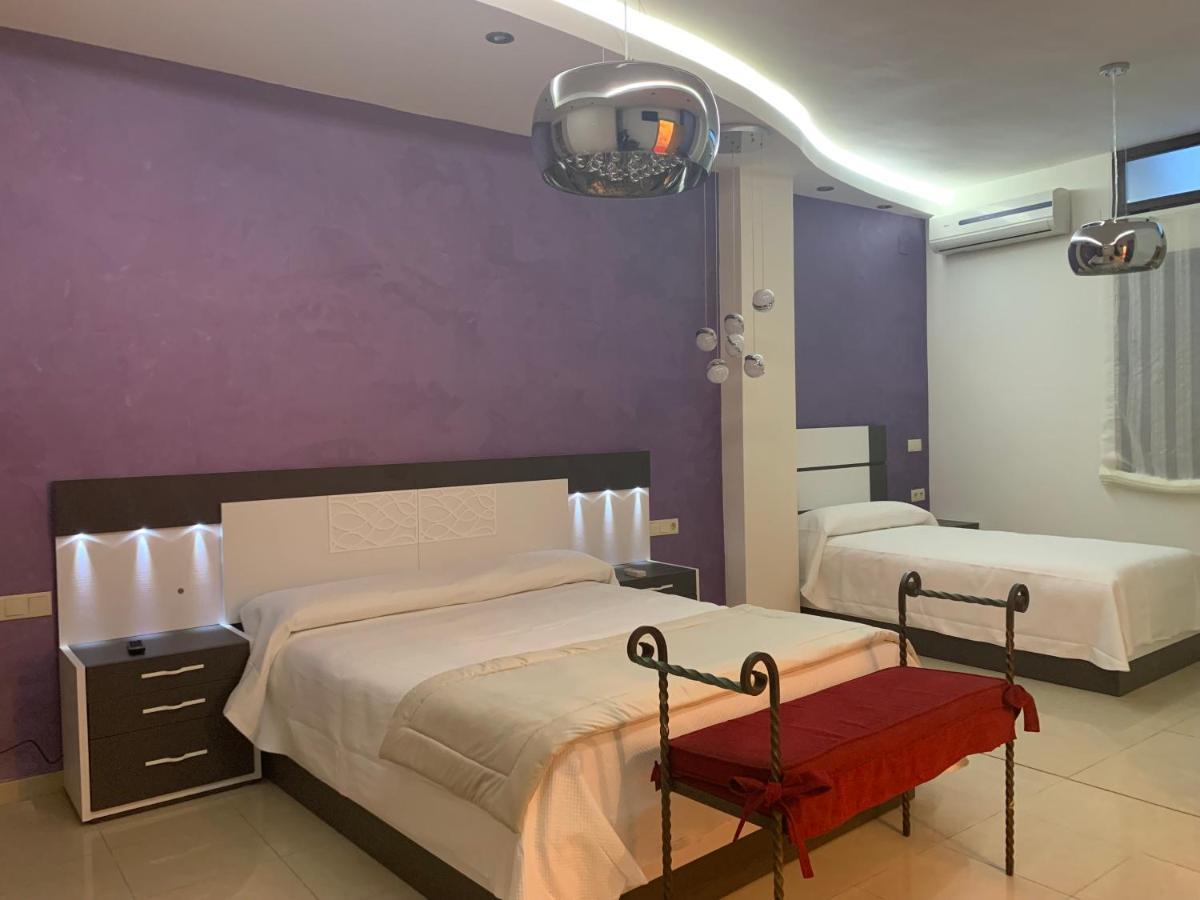 Hostal Poeta Machado 바에자 외부 사진